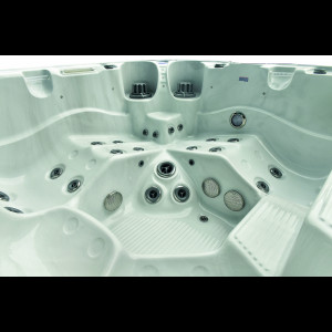 Waterwave Spas Canadian Elite PE742L Ottawa