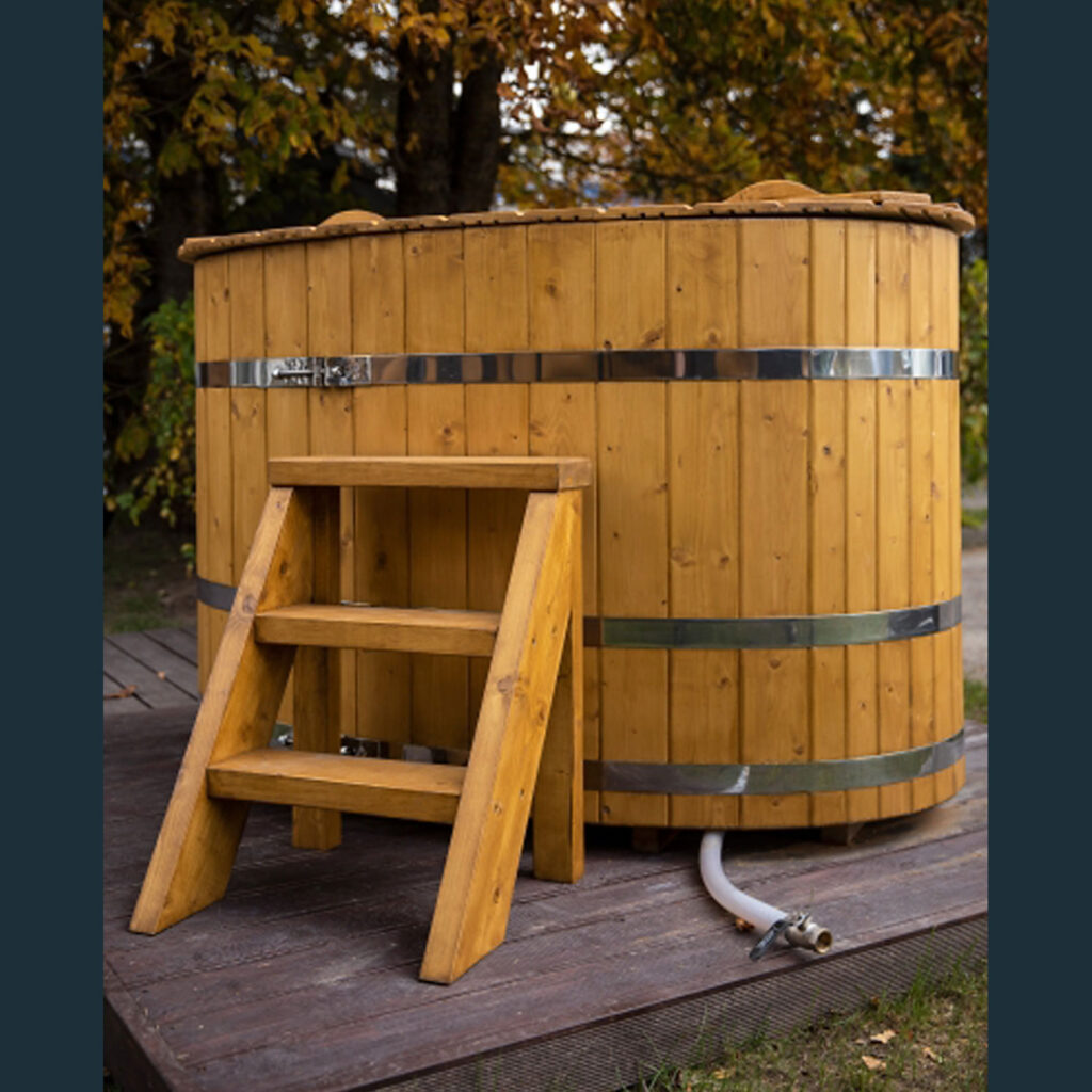 Kältebecken – Holzbadewanne